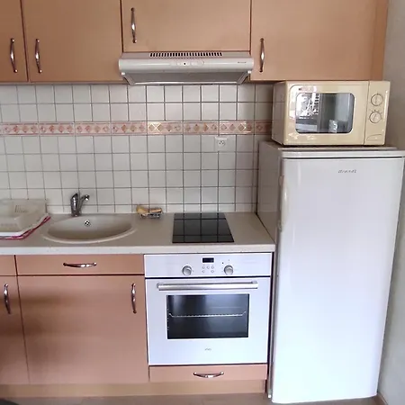 Cosy 1 Chambre, Au Centre De - Fr-1-814-1 Super Besse